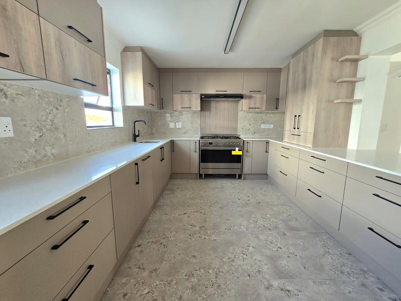 3 Bedroom Property for Sale in Britannia Bay Western Cape